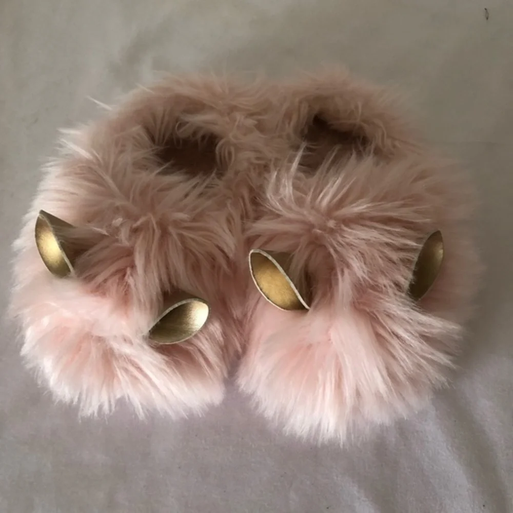 Girls Pink Furry House Slippers Size 11/12